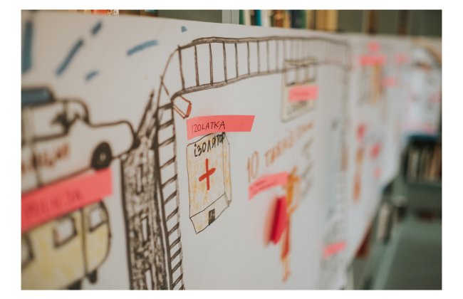 Otwarcie wystawy “Niebieski sweter z żółtą dziurą. Prawdziwa historia kłamstwa”