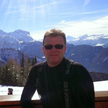 726a0d2a-7c46-11eb-af82-525400e16d32_hd_mariusz-sowinski-profil